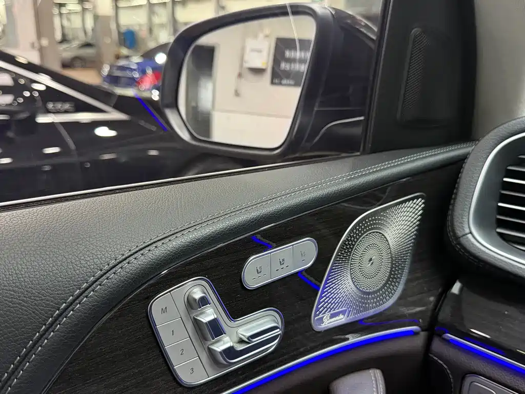 Mercedes-Benz GLS — миниатюра 20
