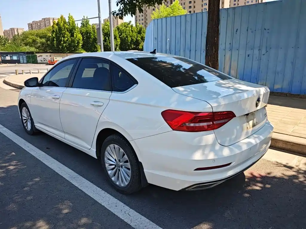 Volkswagen Lavida — миниатюра 5
