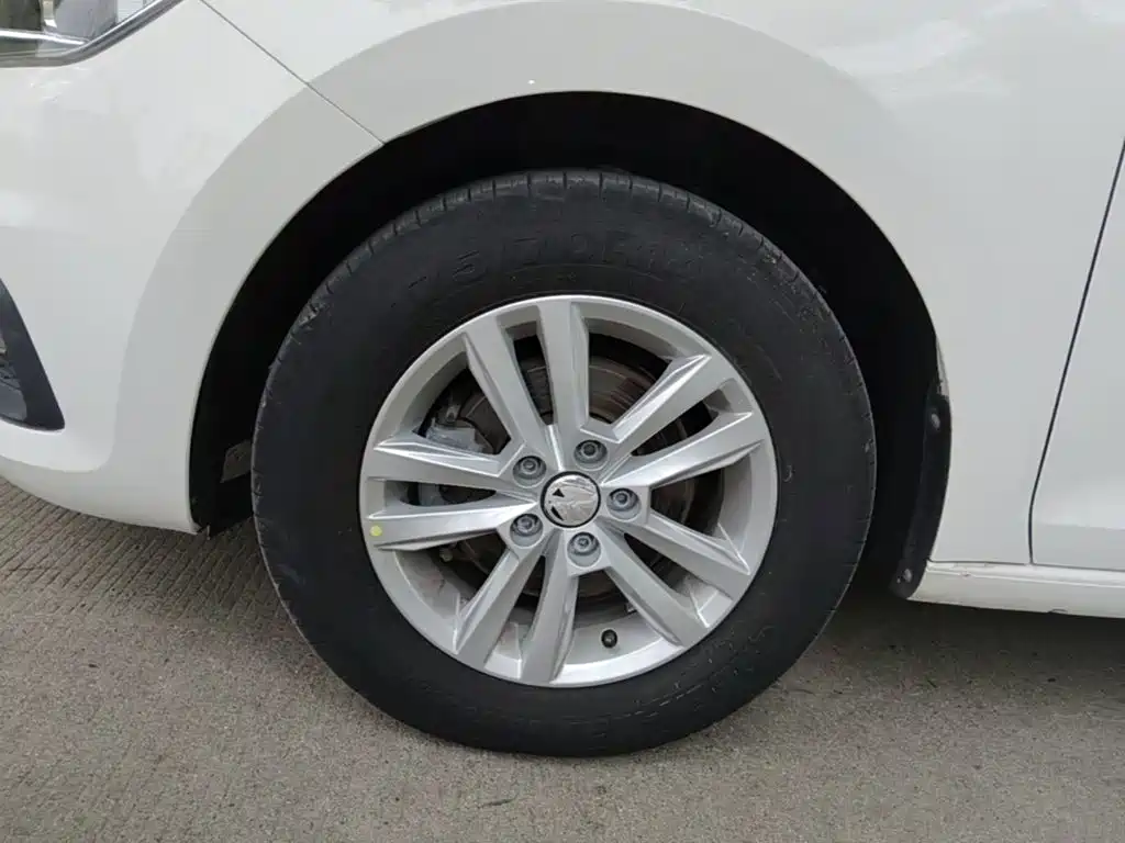 Volkswagen Santana — миниатюра 23