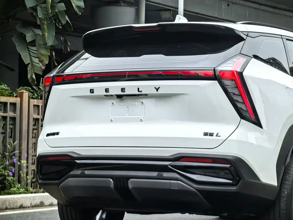 Geely Boyue L — миниатюра 13