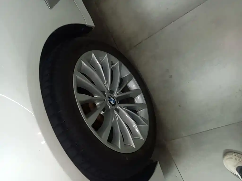 BMW 5 Series — миниатюра 23