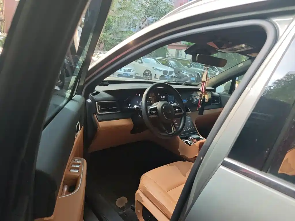 Li Auto Li ONE — миниатюра 17