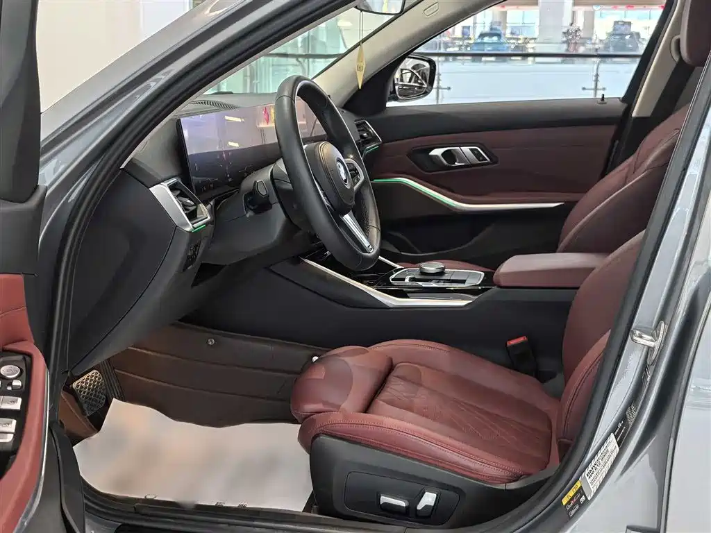BMW i3 2022 eDrive 35 L