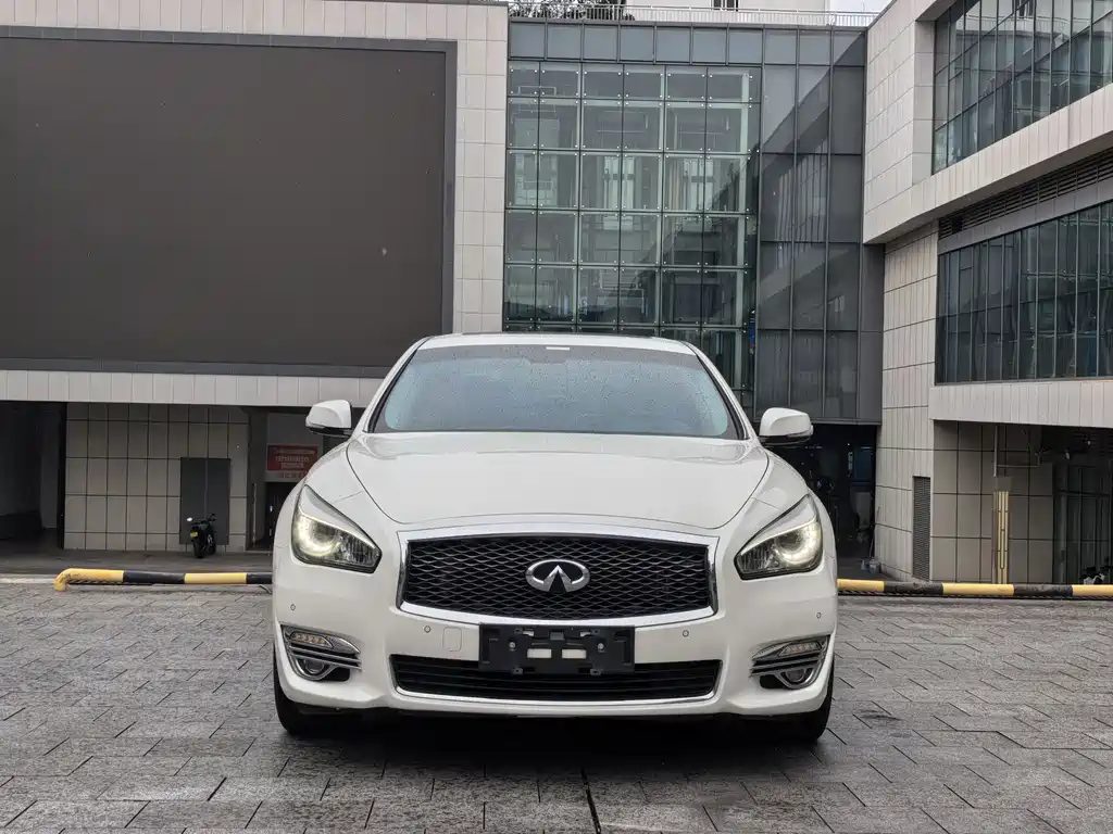 Infiniti Q70 2017 Q70L 2.5L Enjoy
