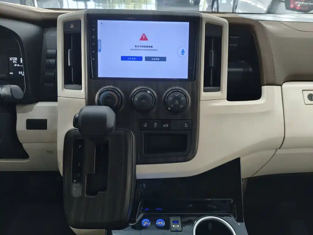 Toyota Hiace — миниатюра 10