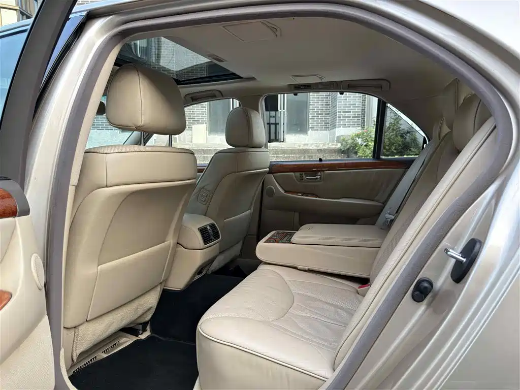 Lexus LS — миниатюра 6