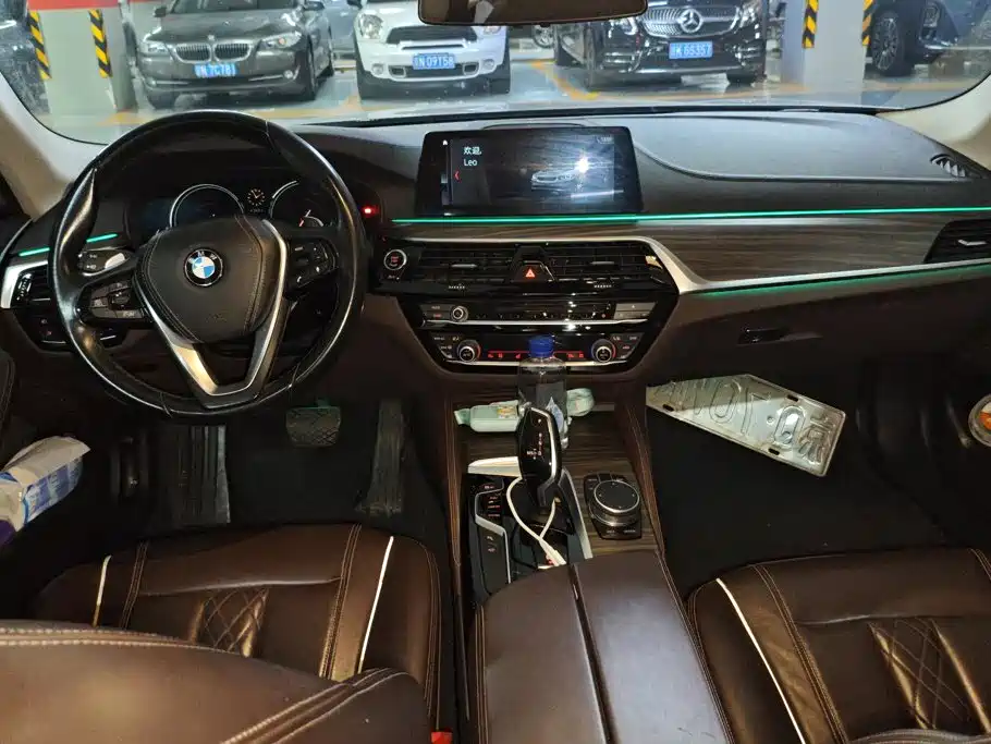 BMW 5 Series — миниатюра 11