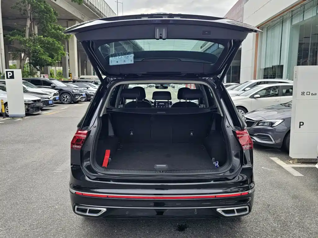 Volkswagen Tiguan L — миниатюра 18