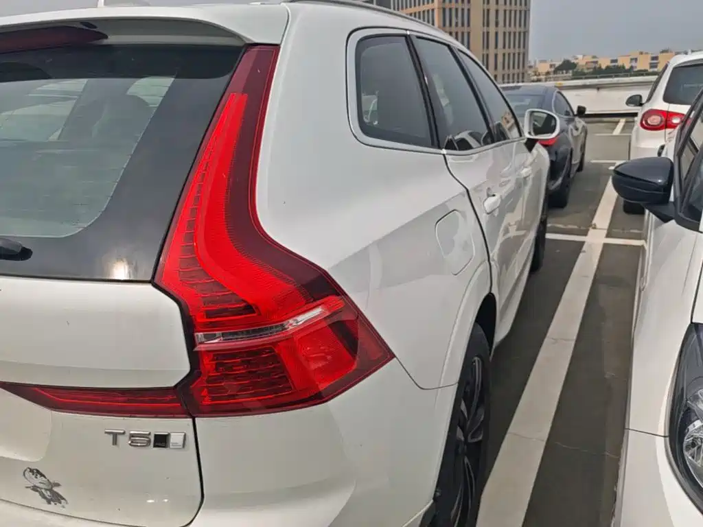 Volvo XC60 2019 T5 V