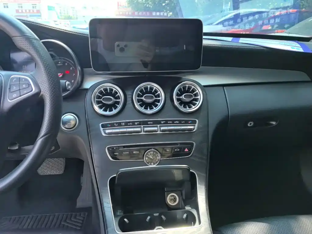 Mercedes-Benz C-Class — миниатюра 13