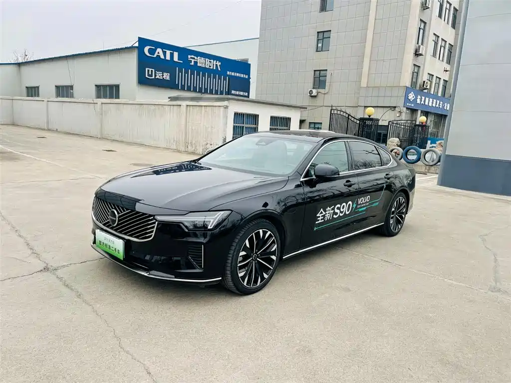 Volvo S90 PHEV 2025