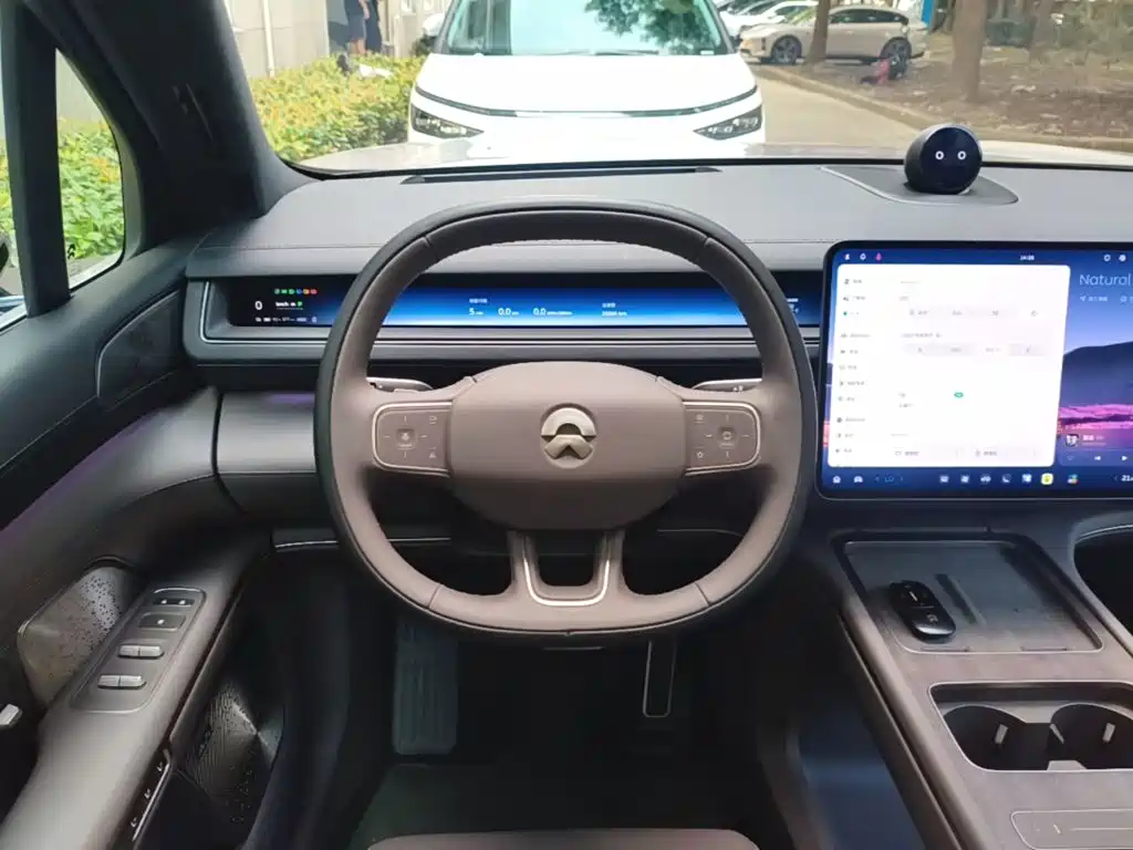 NIO ES8 — миниатюра 11