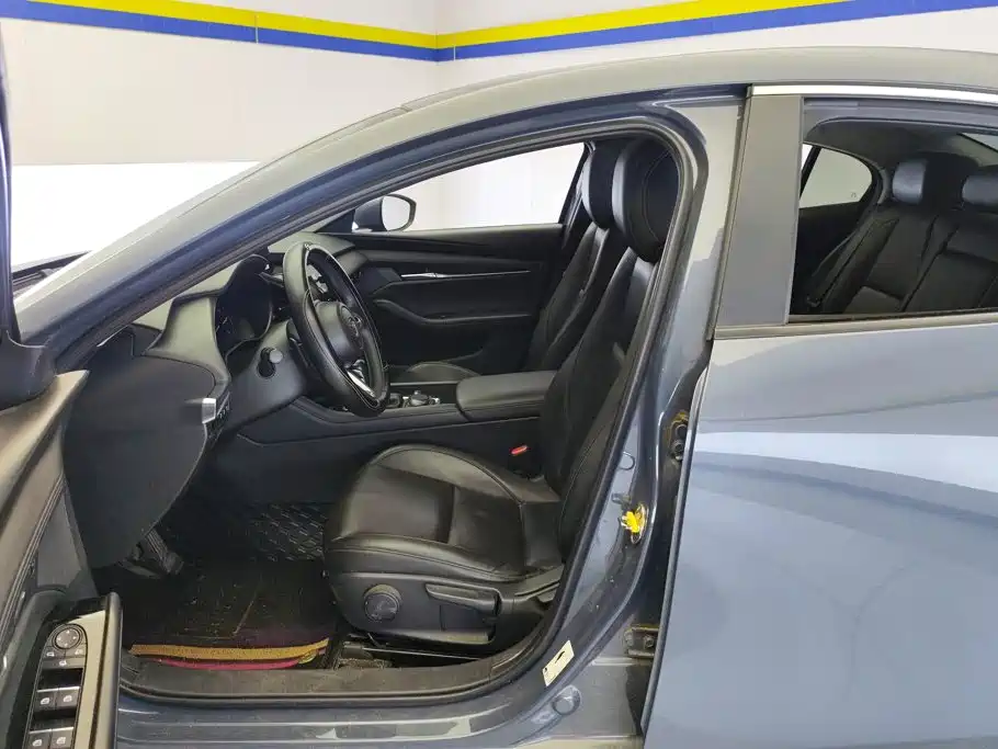 Mazda 3 Axela — миниатюра 9