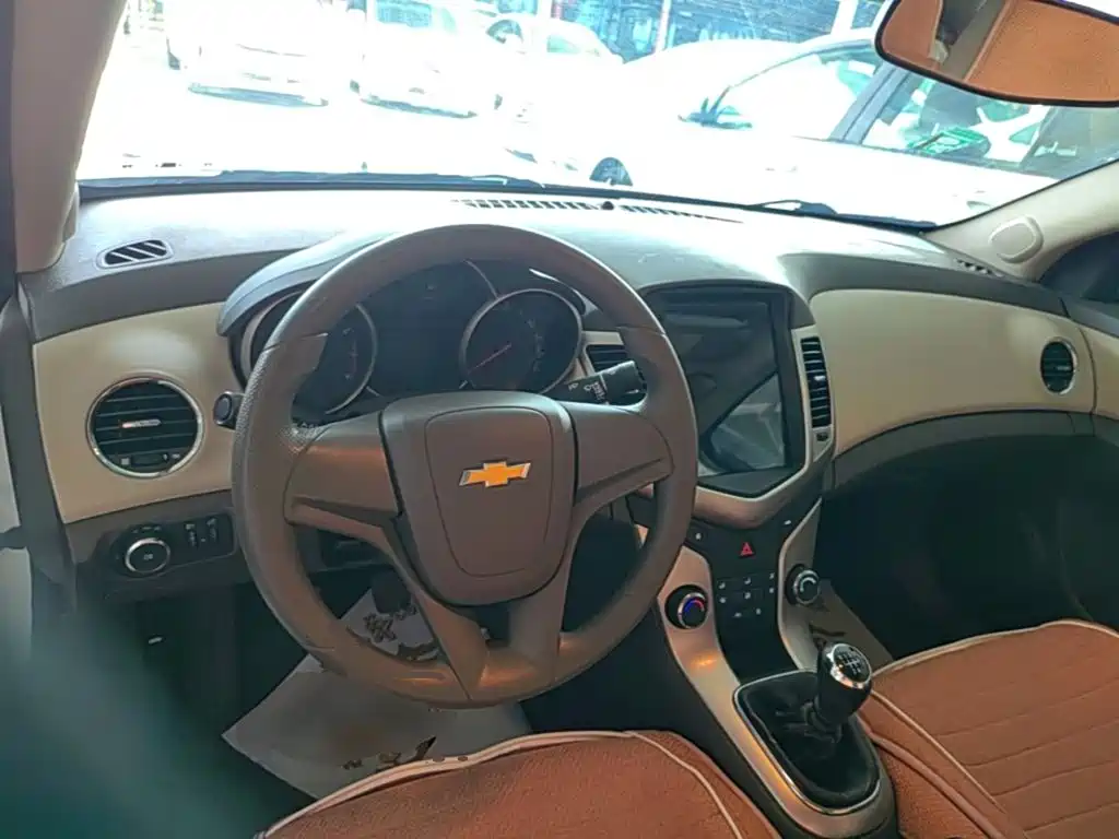 Chevrolet Cruze — миниатюра 10