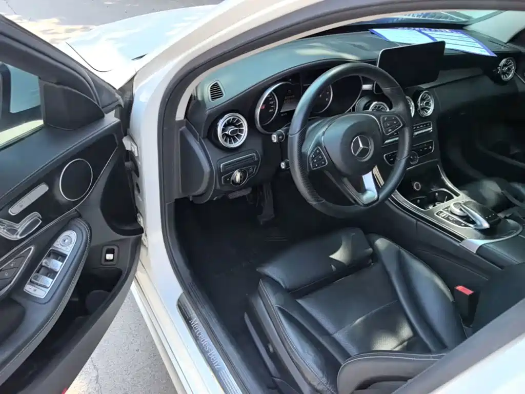 Mercedes-Benz C-Class — миниатюра 16