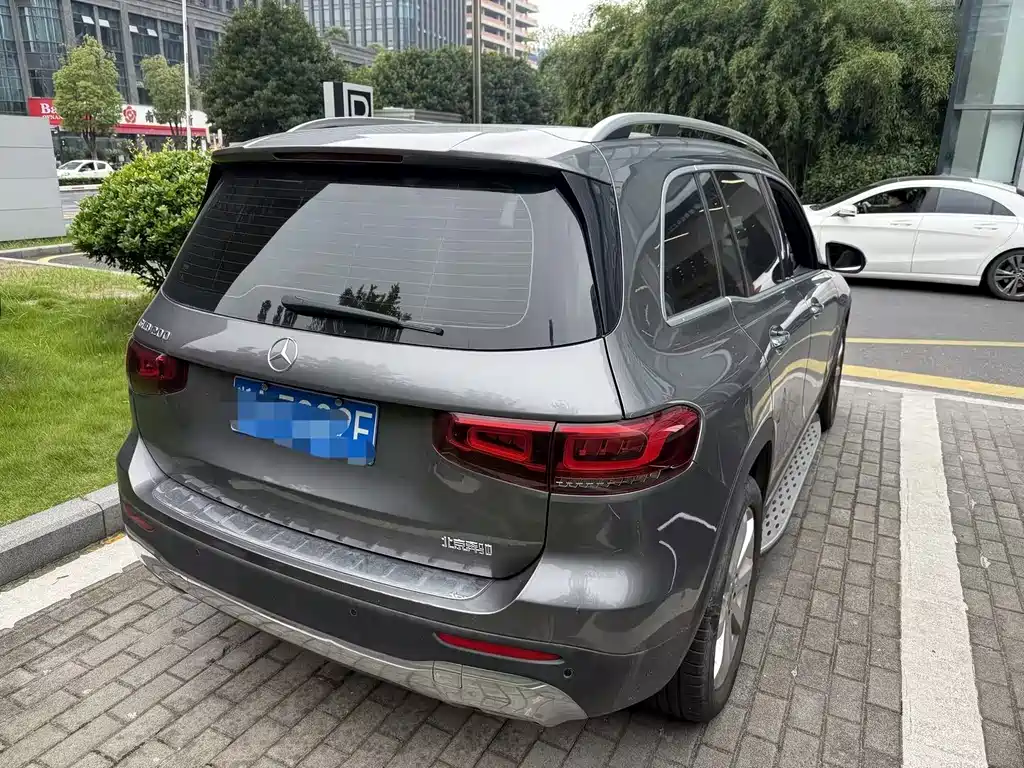 Mercedes-Benz GLB — миниатюра 9