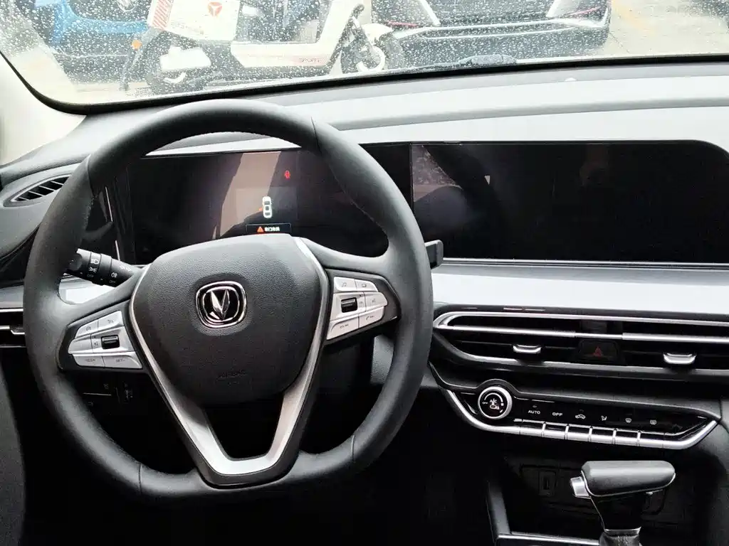 Changan Eado 2020 PLUS NE 1.4T GDI DCT Luxury