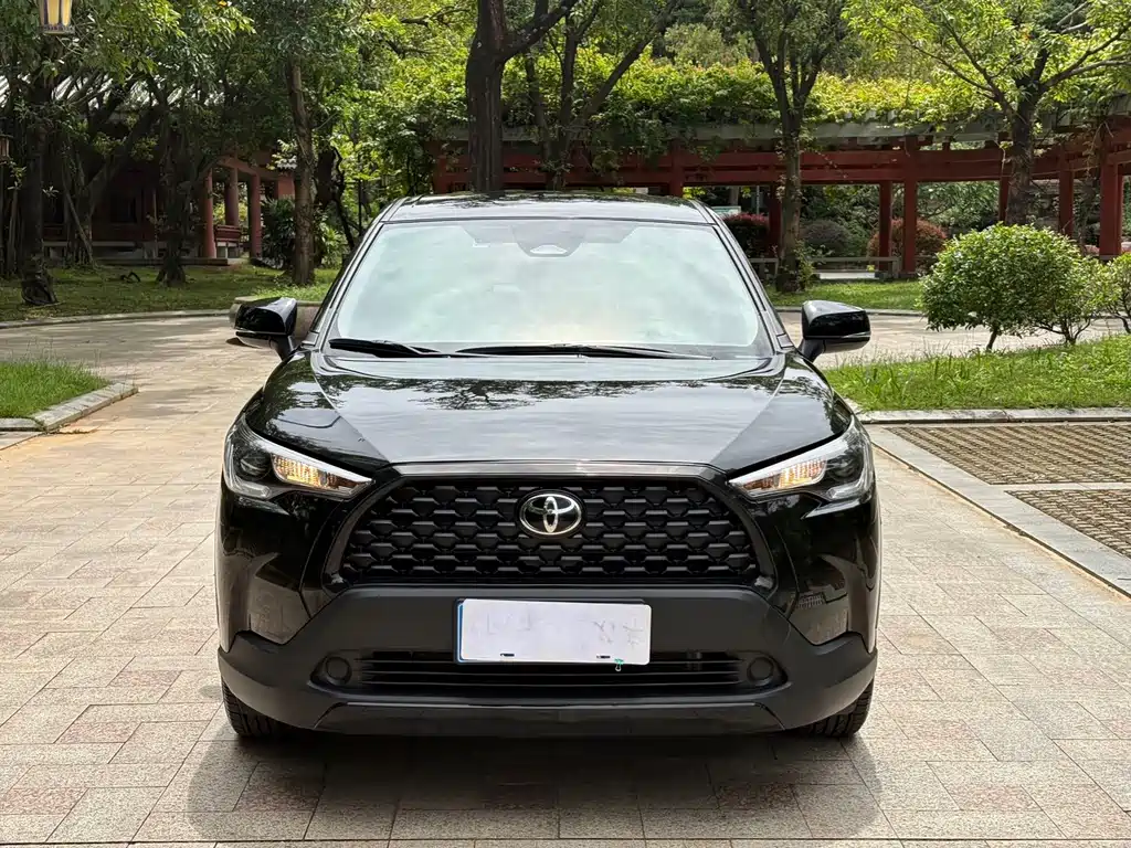 Toyota Corolla Cross — миниатюра 14