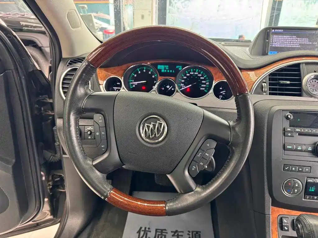 Buick Enclave — миниатюра 23