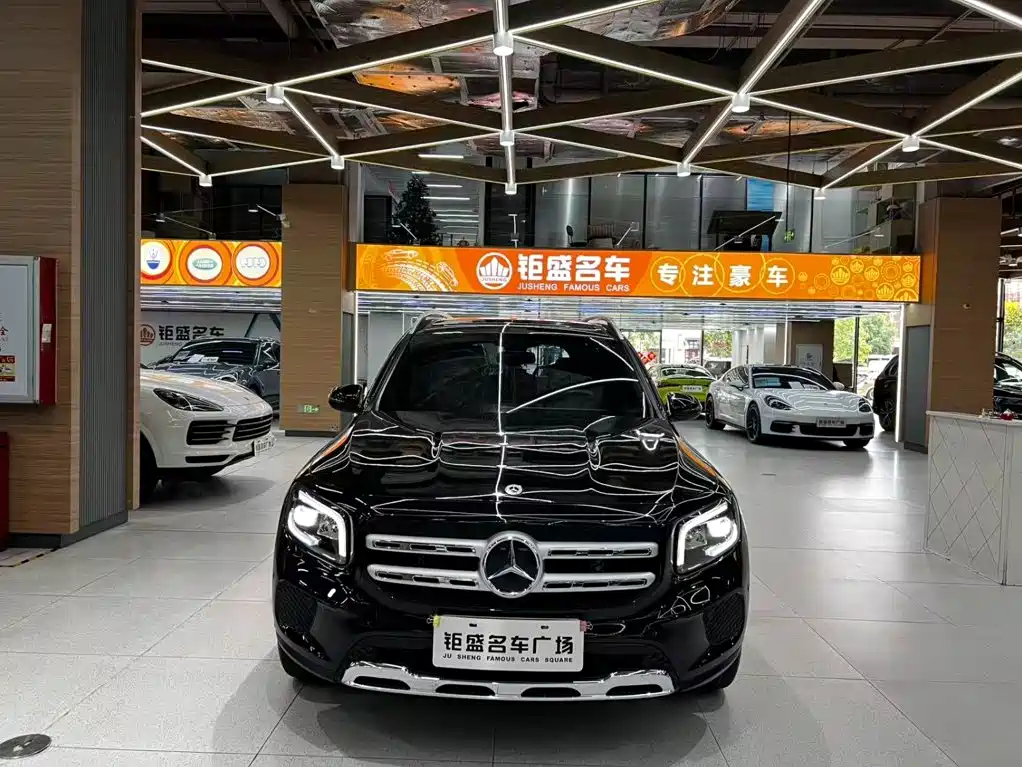 Mercedes-Benz GLB — миниатюра 11