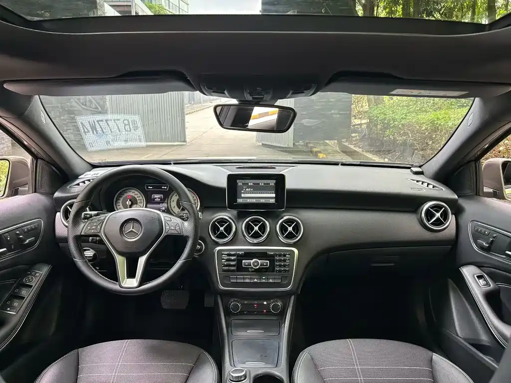 Mercedes-Benz A-Class (Import) — миниатюра 5