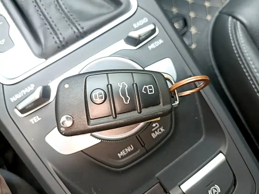 Audi Q2L e-tron — миниатюра 9