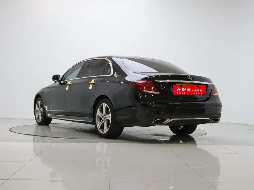 Mercedes-Benz E-Class — миниатюра 6