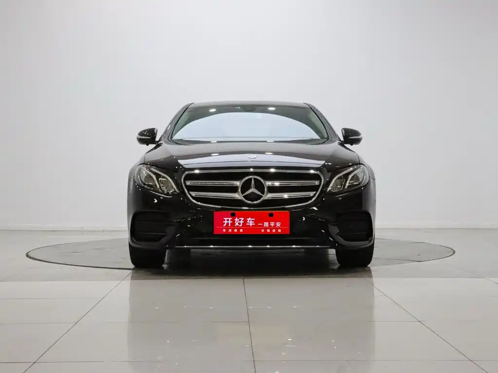 Mercedes-Benz E-Class — миниатюра 2