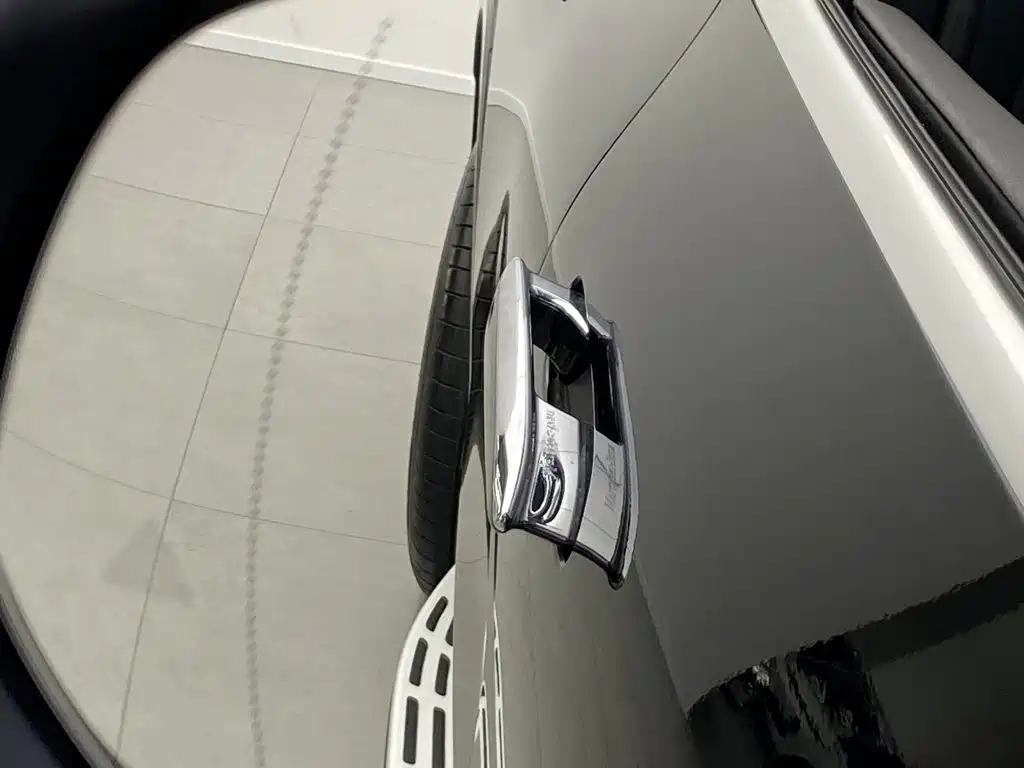 Mercedes-Benz EQS SUV — миниатюра 15
