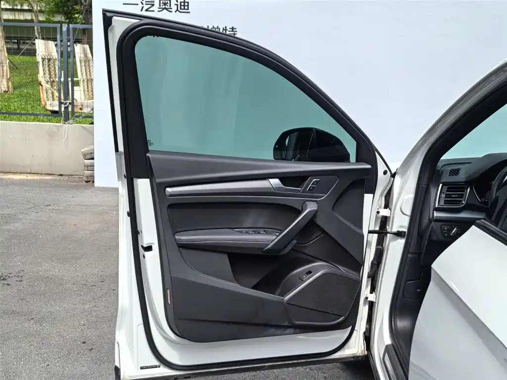 Audi Q5L — миниатюра 24