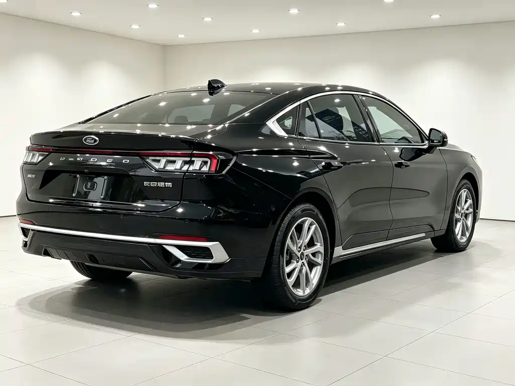 Ford Mondeo — миниатюра 9