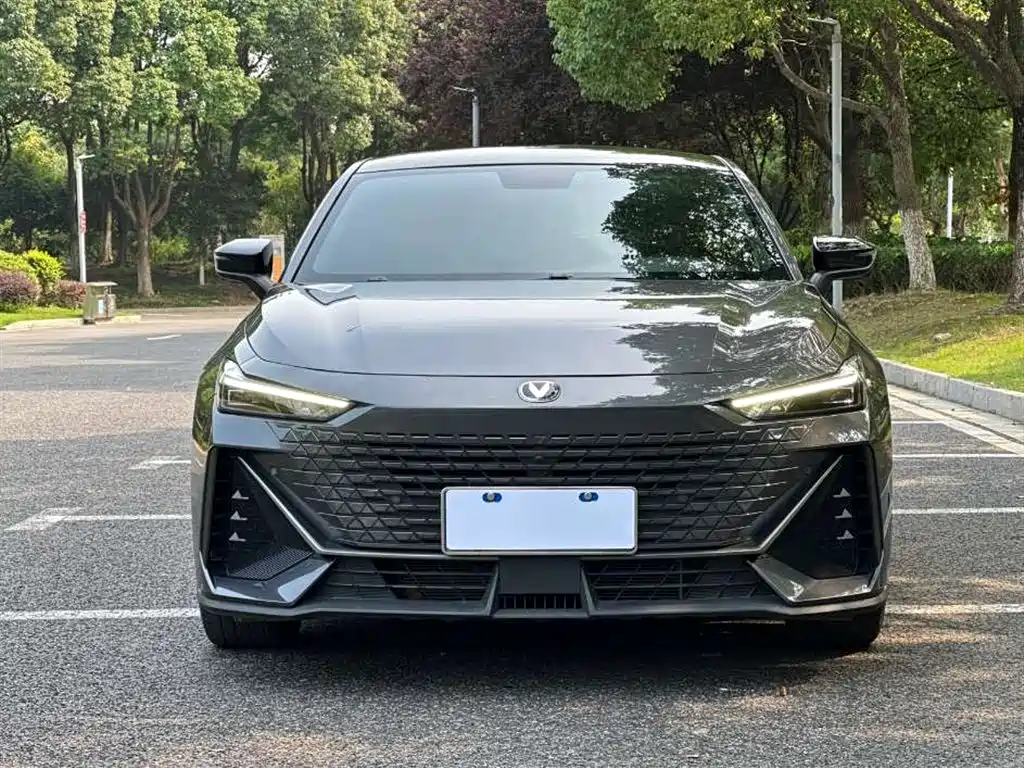 Changan UNI-V 2022 1.5T Luxury