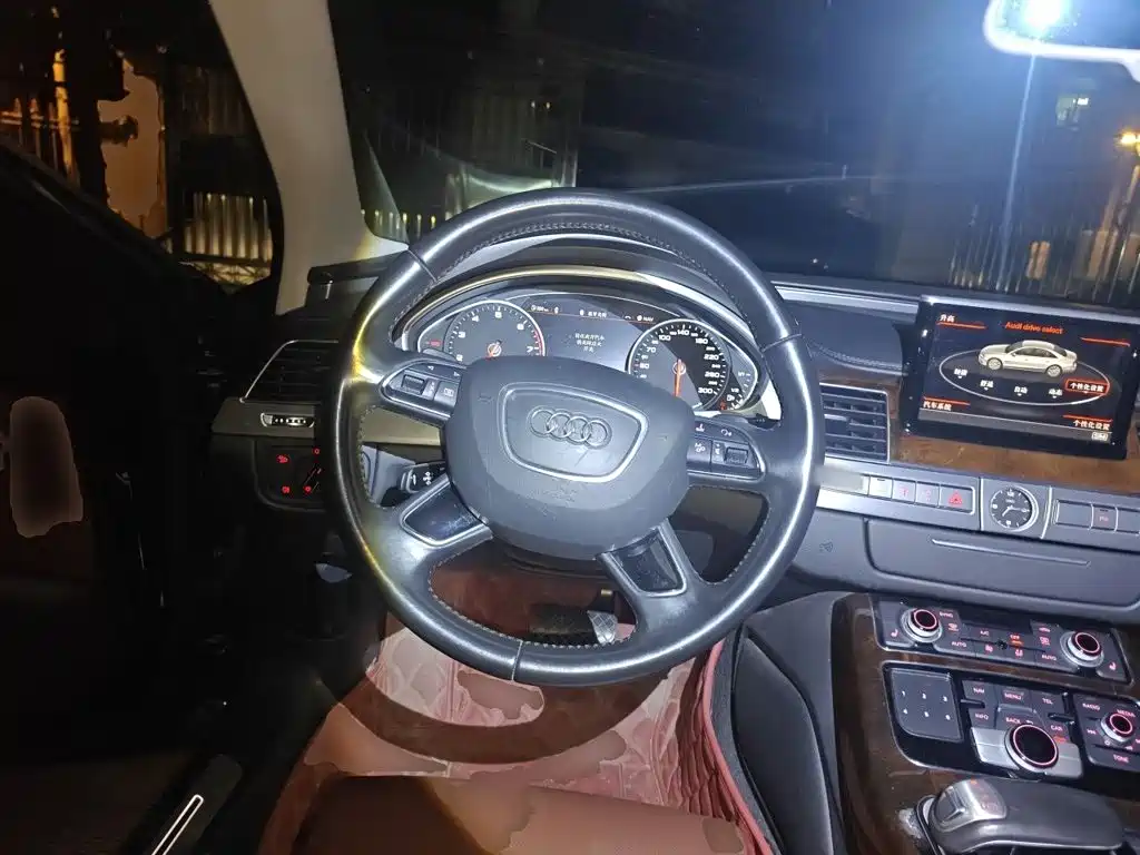 Audi A8 — миниатюра 6