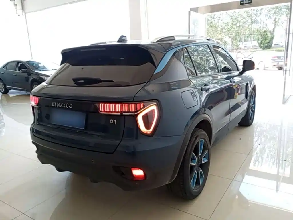 Lynk & Co 01 — миниатюра 7