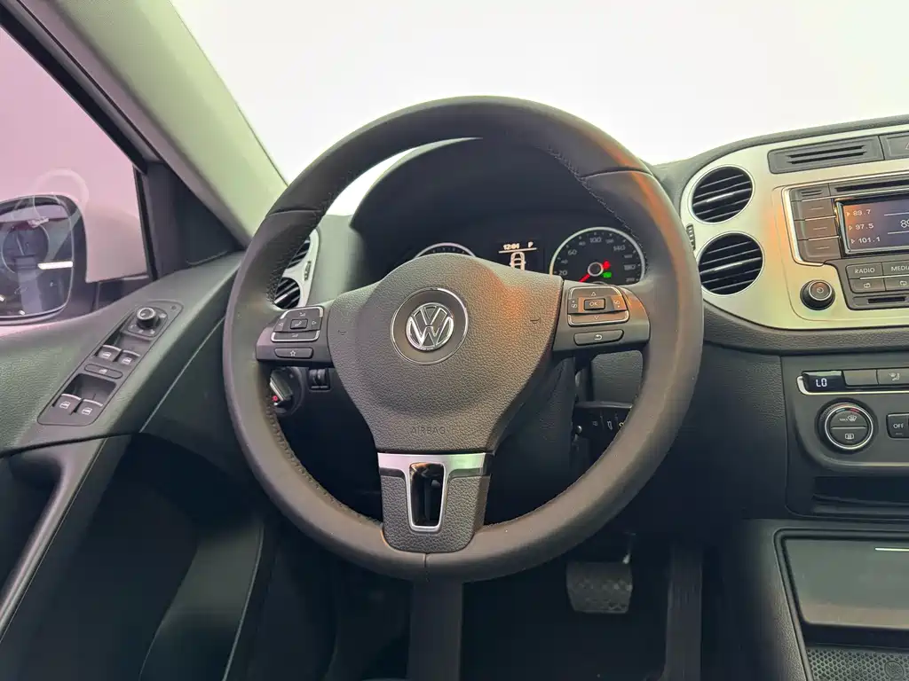 Volkswagen Tiguan — миниатюра 11