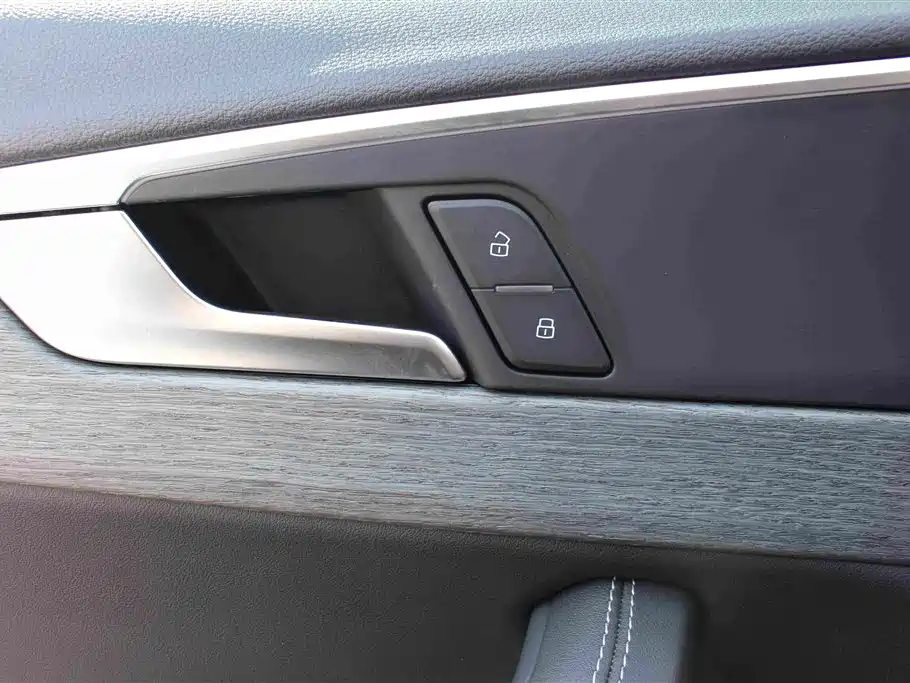 Audi A4L — миниатюра 10