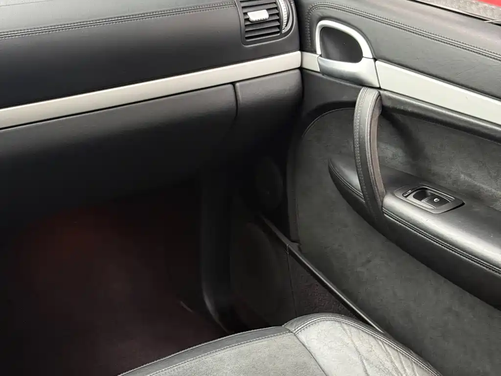 Porsche Cayenne — миниатюра 14