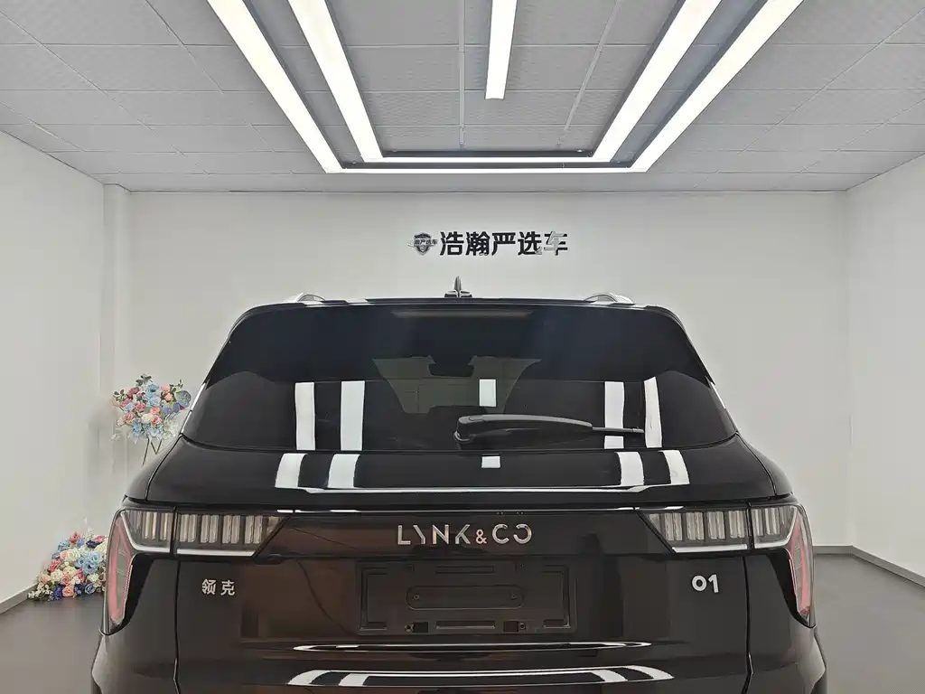 Lynk & Co 01 — миниатюра 5