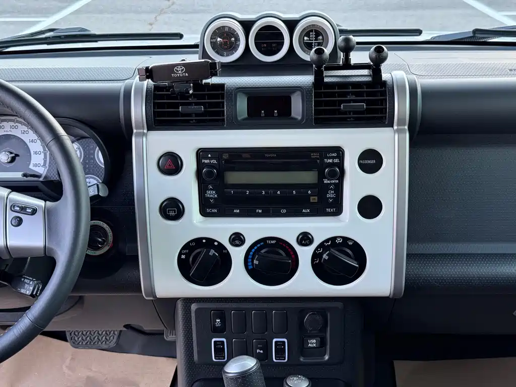 Toyota FJ Cruiser — миниатюра 14