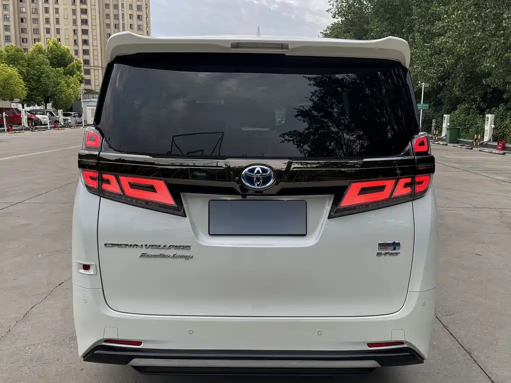 Toyota Vellfire — миниатюра 4