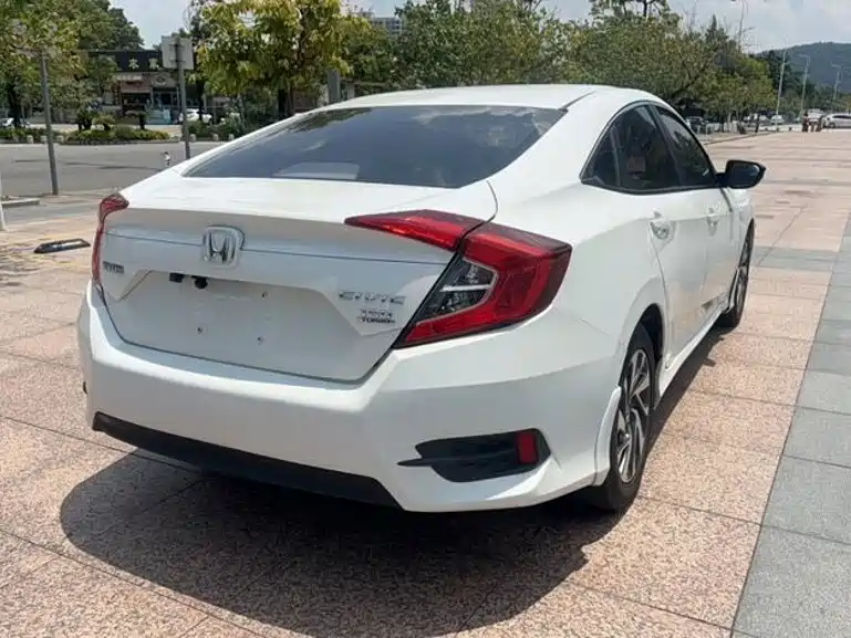 Honda Civic — миниатюра 4