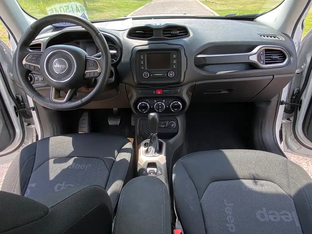 Jeep Renegade 2017 180T AT