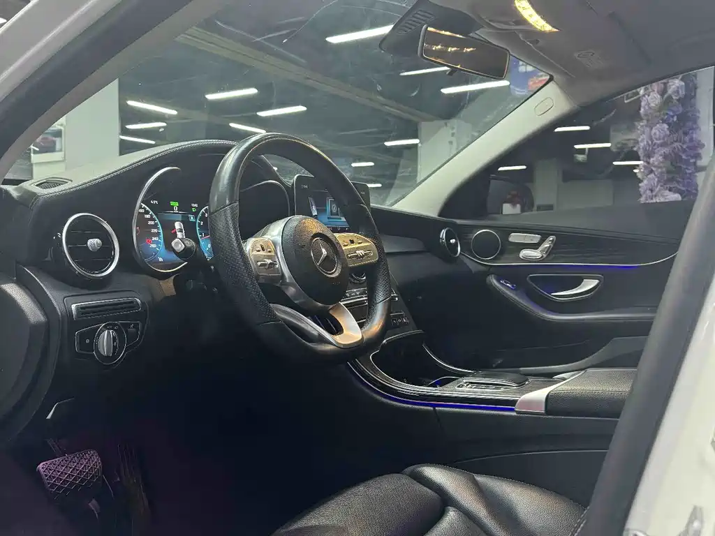 Mercedes-Benz C-Class — миниатюра 6