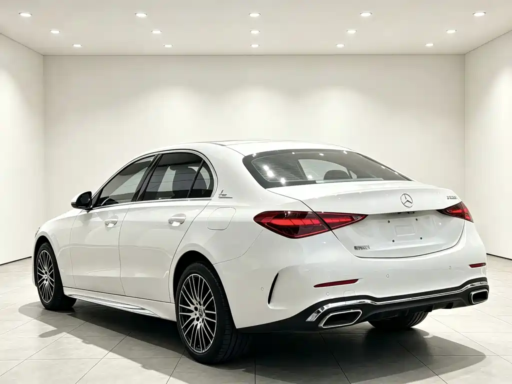 Mercedes-Benz C-Class — миниатюра 7