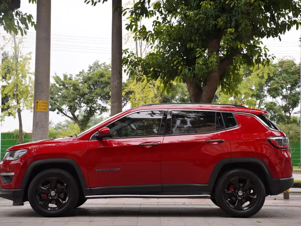 Jeep Compass — миниатюра 4