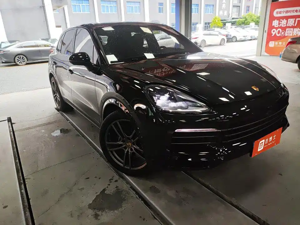 Porsche Cayenne — миниатюра 5