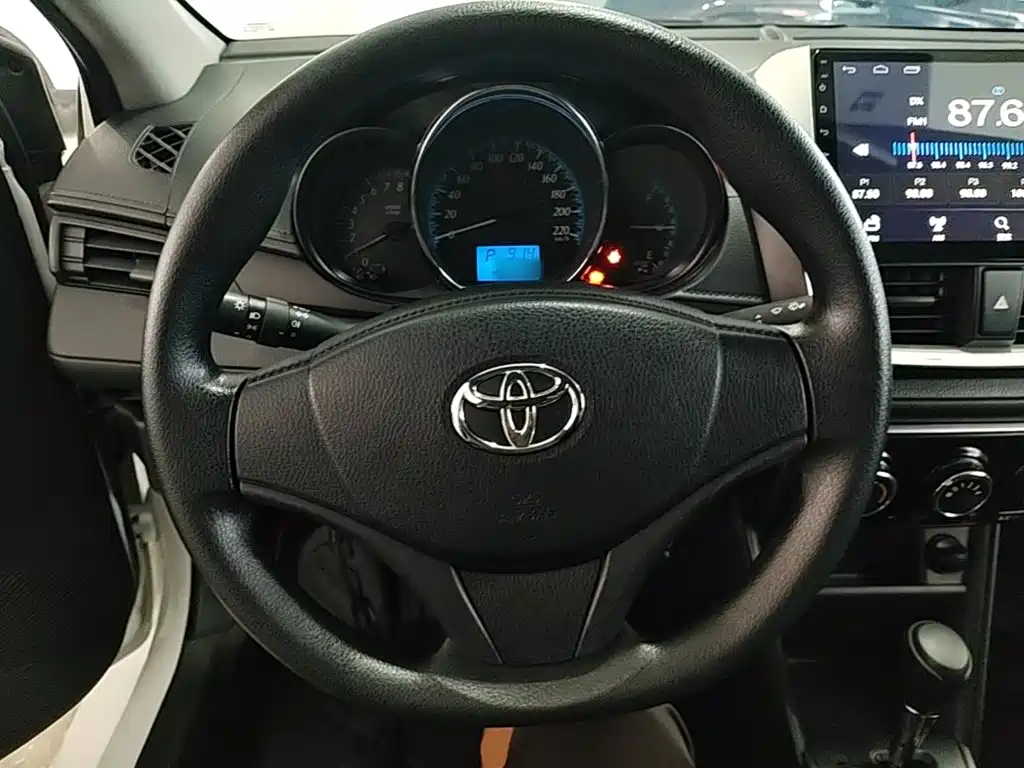 Toyota Yaris L — миниатюра 11