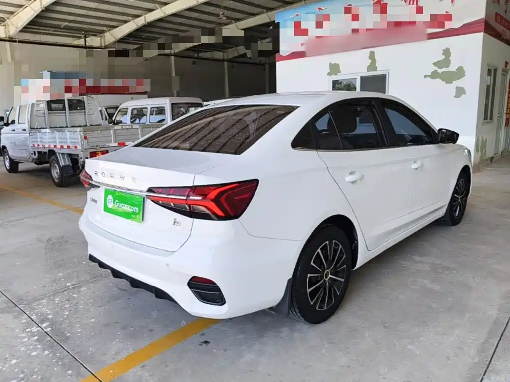 Roewe i5 — миниатюра 7