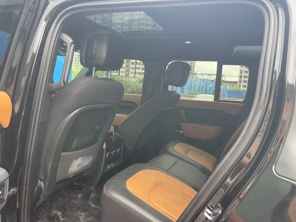 Land Rover Defender — миниатюра 7