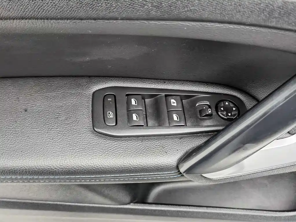 Peugeot 308 — миниатюра 9